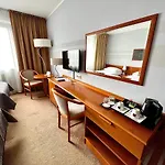 City Hotel 4*