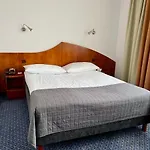 City Hotel فندق بيدغوستيا