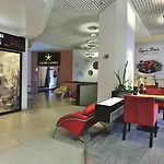 City Hotel