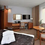 City Hotel 4*