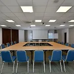 City Hotel فندق 4*