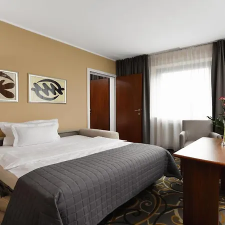 City Hotel Отель