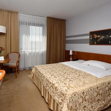 Отель City Hotel