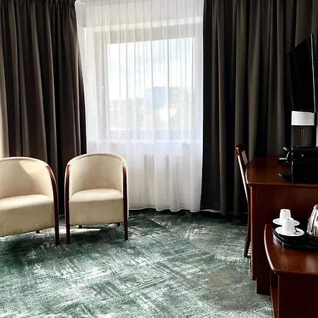 City Hotel 4*