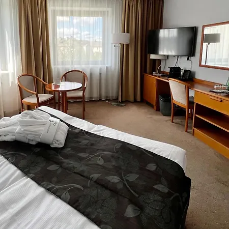 City Hotel