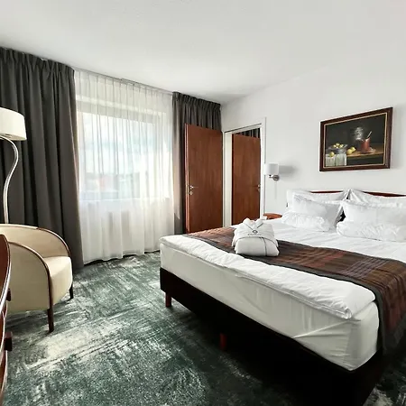 City Hotel 4*