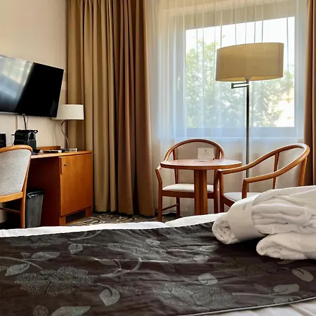 City Hotel Отель Быдгощ