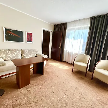 City Hotel Hotell