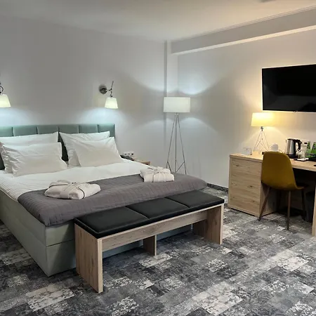 城市酒店 4* 比得哥什