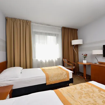 Hotel City Hotel 4*