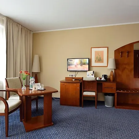 City Hotel