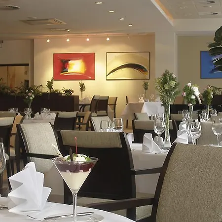 City Hotel Отель