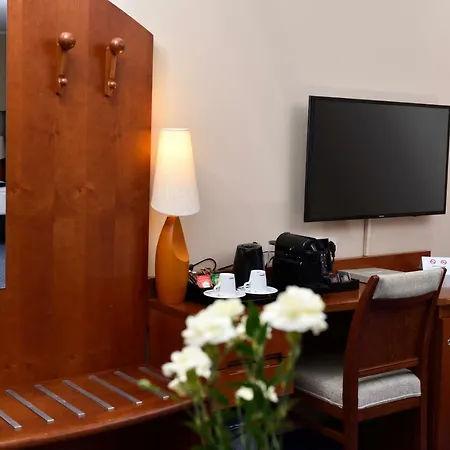 City Hotel 4*